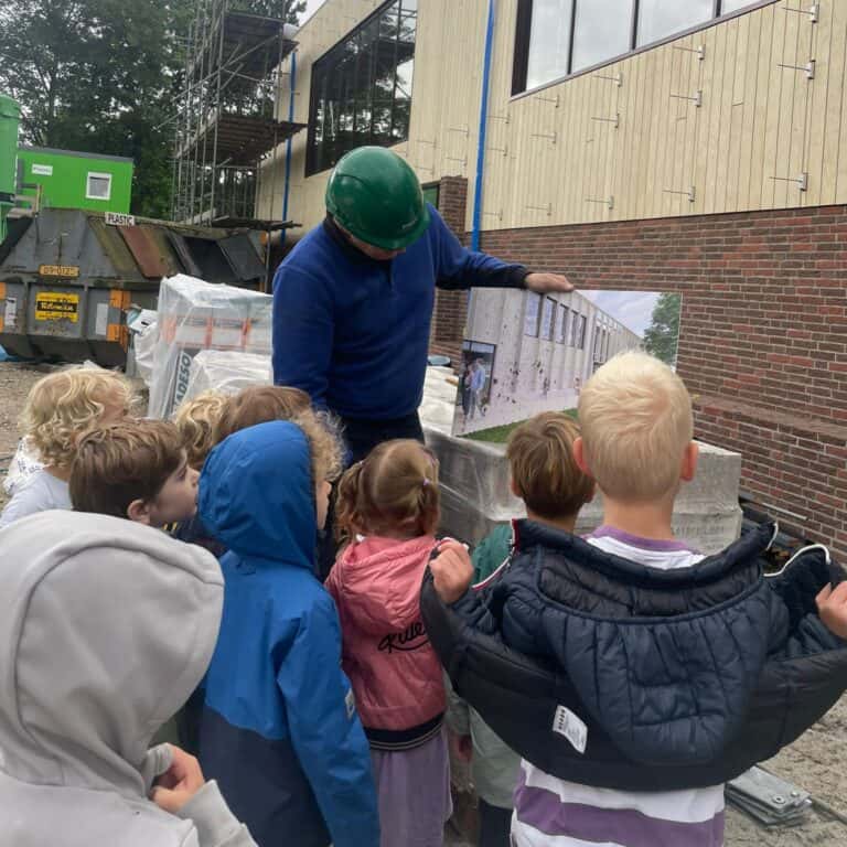 Kinderen basisschool De Wingerd bezoeken onze bouwplaats
