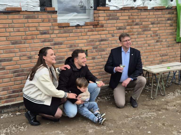 Kopers vieren samen start van de bouw in Posterenk