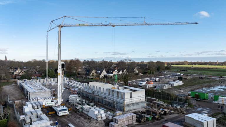 Elektrische kraan volop in bedrijf!