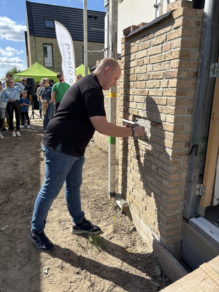 Legging eerste steen Terra Nova