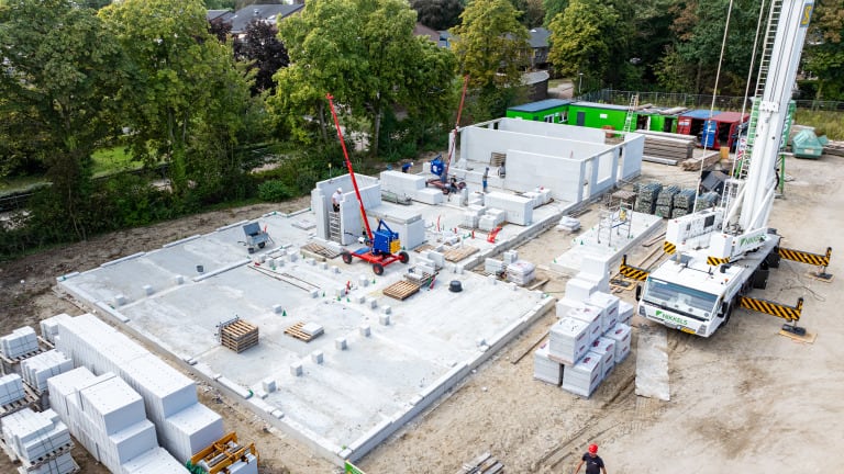 Werken met de elektrische kraan - elektrisch werken op de bouw