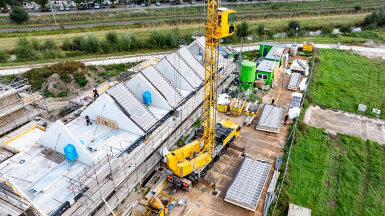 Hoogste punt bereikt: kappen geplaatst bij project De Boomgaard