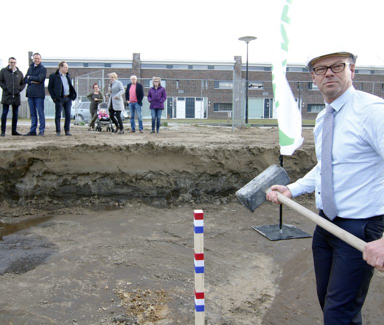 Vijfde Hoek 1e paal vizier - Nikkels