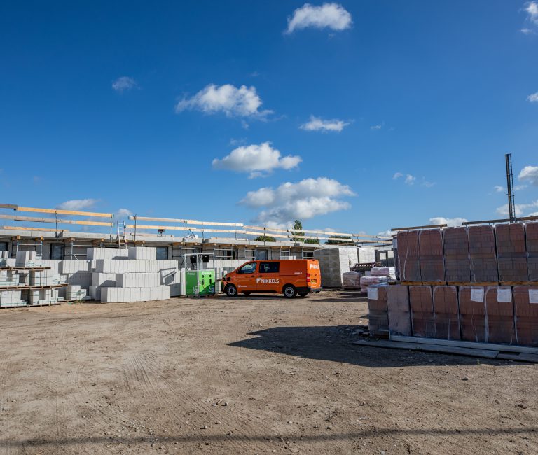 Nikkels – Lichtmast met oplaadpunt-22